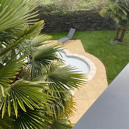 Bed & Breakfast Comme Evidence *